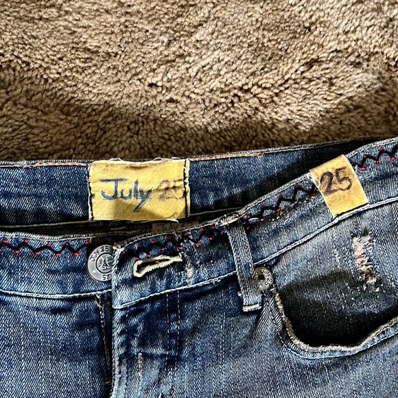 July 25 Jeans - Picture 3 of 11